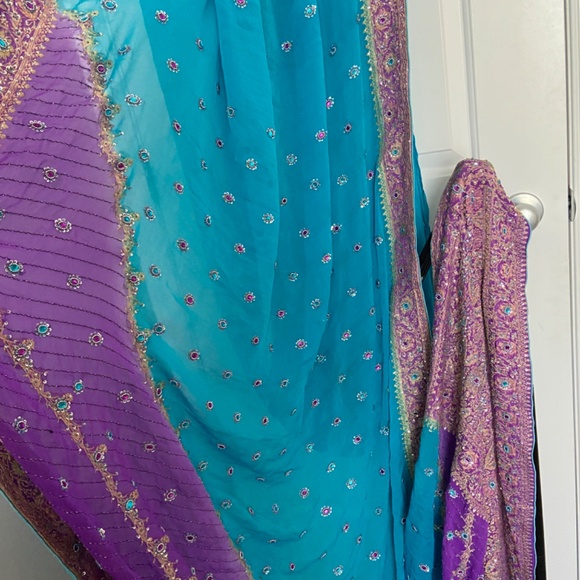 Super fancy beautiful embroidered 2 toned saree bridal - Picture 4 of 9